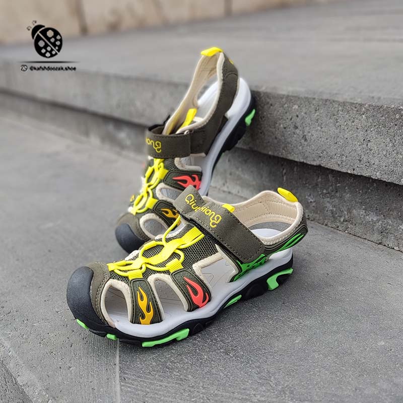 green-sandals-2.jpg
