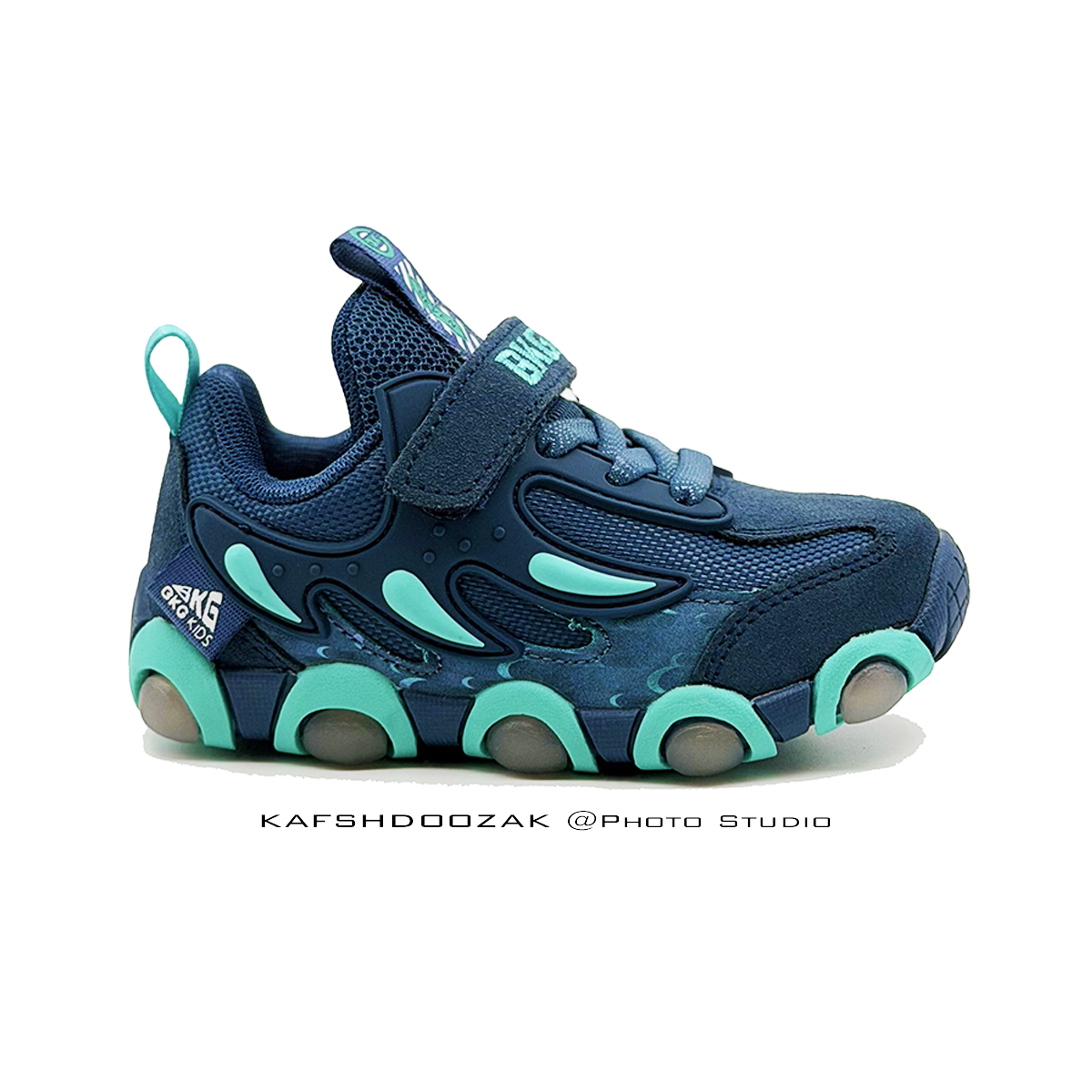 kafsh-sport-cheraghdar-pesarane-bkg225008-abi-1.webp
